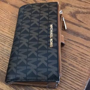 Michael kors wallet